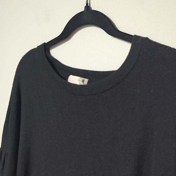 Everleigh Black Long Sleeve Blouse - Picture 2 of 5
